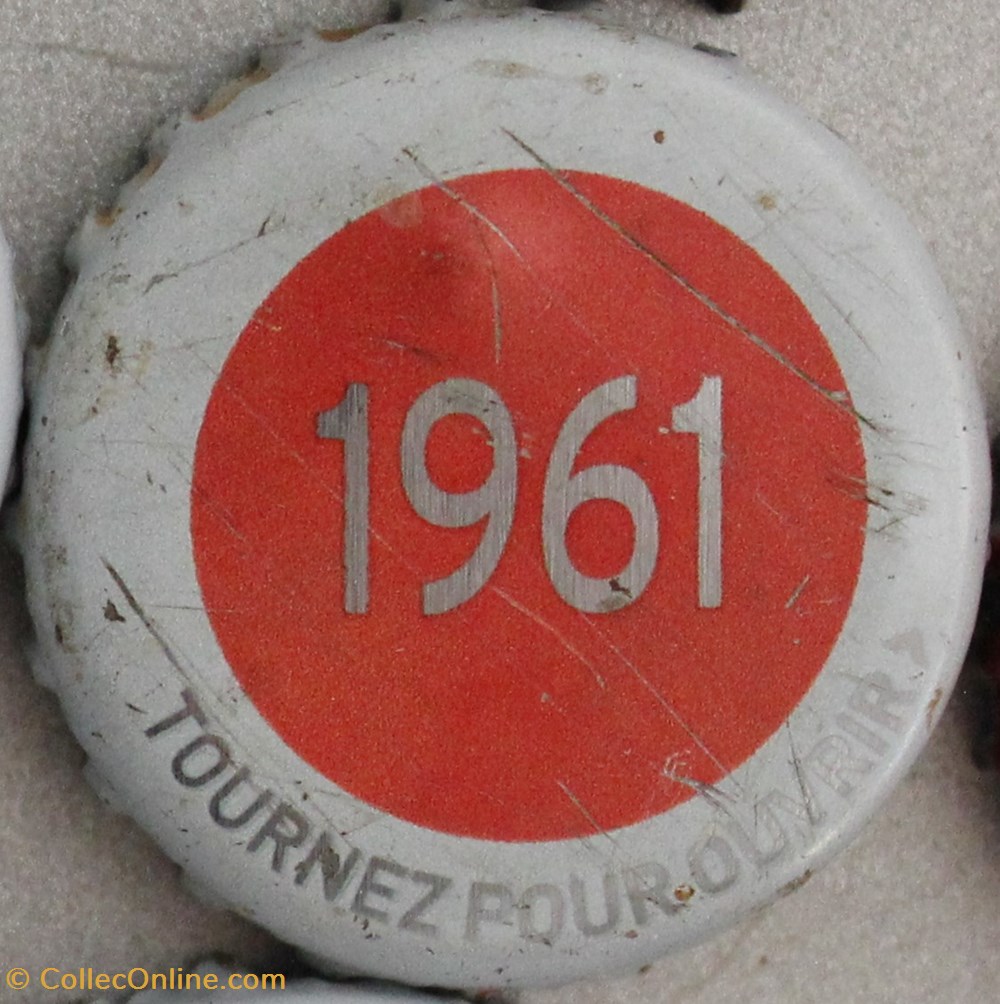 Série grise 1961 capsules muselets biere 1961 texte gris argente sur fond rouge 70eme anniversaire 1947 2017 brasserie kronembourg france