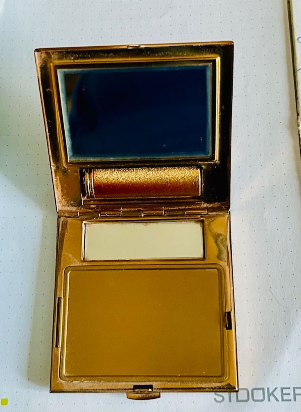 Poudrier minaudière avec son étui de rouge à lèvres parfums beaute poudriers poudrier minaudiere avec son etui de rouge a levres