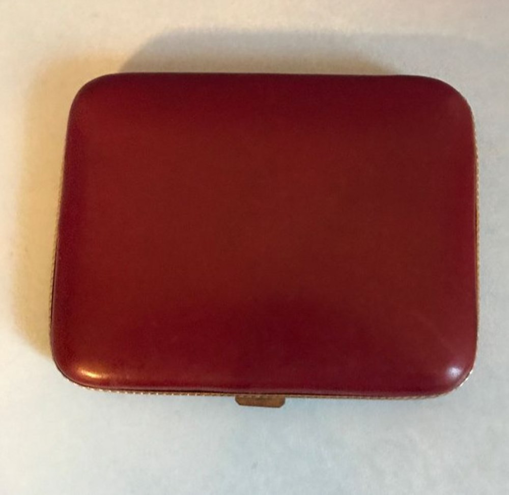 parfums beaute poudriers petit poudrier rectangulaire enn cuir rouge