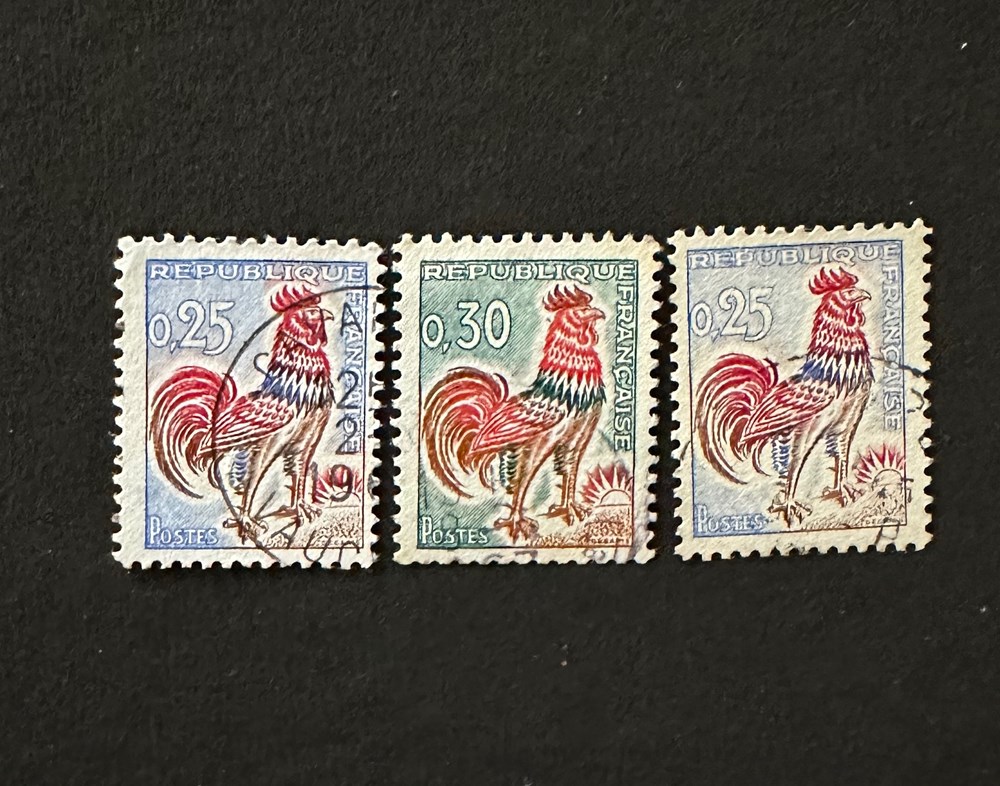 Coq de Décaris - 0.25f outremer - papier spécial jaune fluorescent aux UV timbres coq de decaris 0 25f outremer papier special jaune fluorescent aux uv
