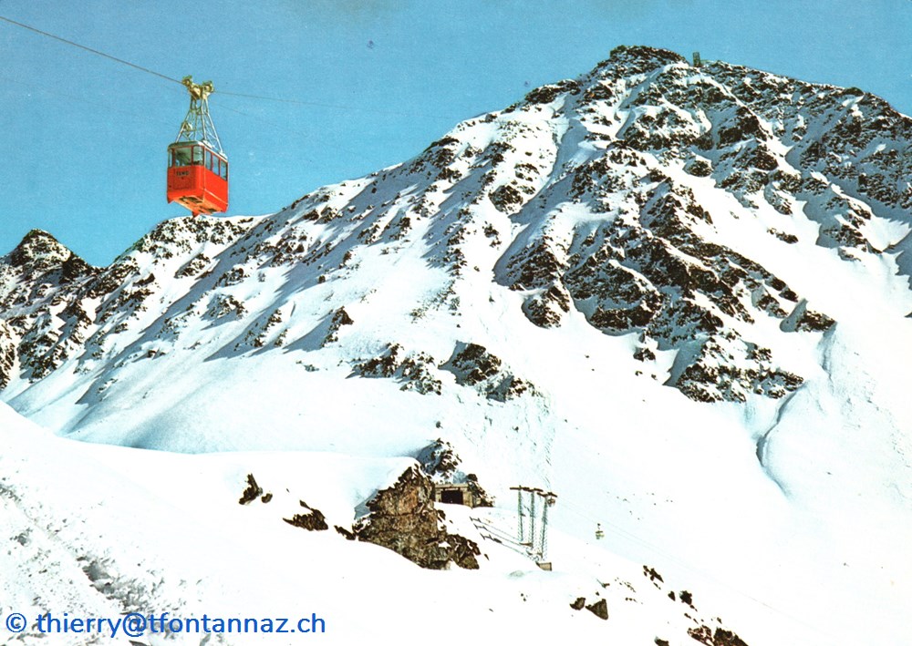 Verbier, benne rouge du Mt Gelé et cabines Attelas 2 (#V061) cartes postales europe suisse verbier benne rouge du mt gele et cabines attelas 2 v061
