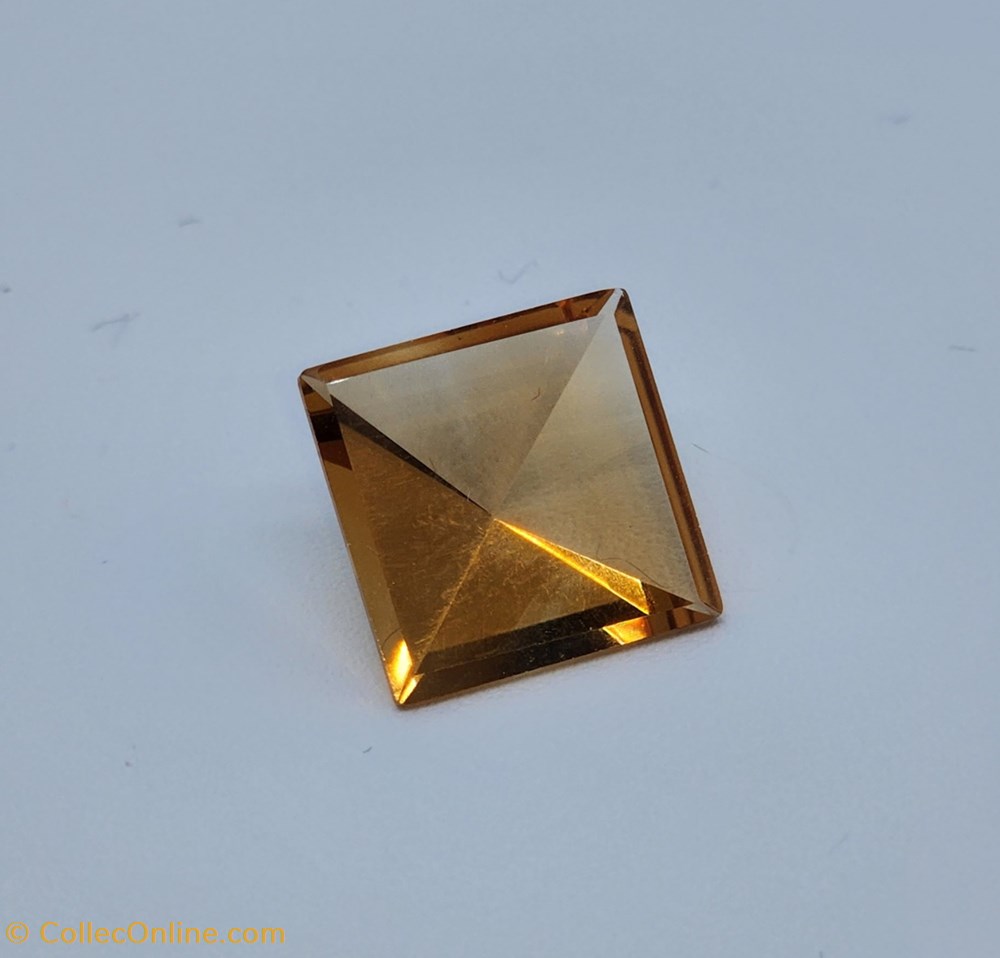 Citrine mineraux meteorites citrine