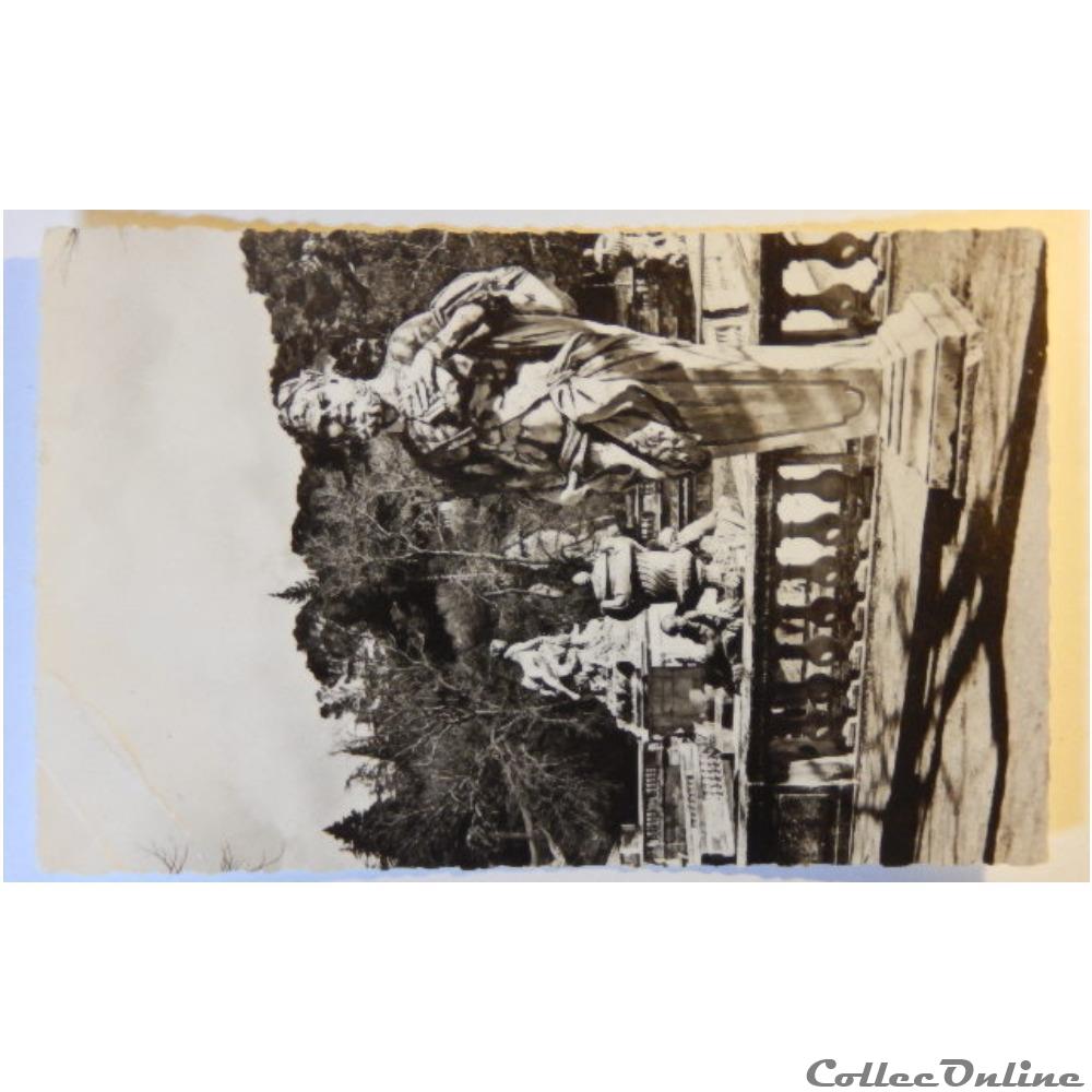 CPA du Gard, Nîmes, les jardins de la Fontaine carte postale france languedoc roussillon cpa du gard nimes les jardins de la fontaine