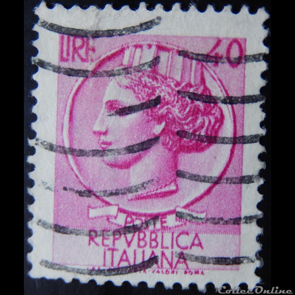 Italie 00717A pièce de Syracuse 40 lires de 1960 2 timbre europe italie 00717a piece de syracuse 40 lires de 1960