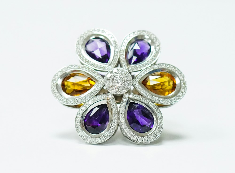 Bague sertie de pierres précieuses et or blanc | 310 € bague sertie de pierres precieuses et or blanc 310