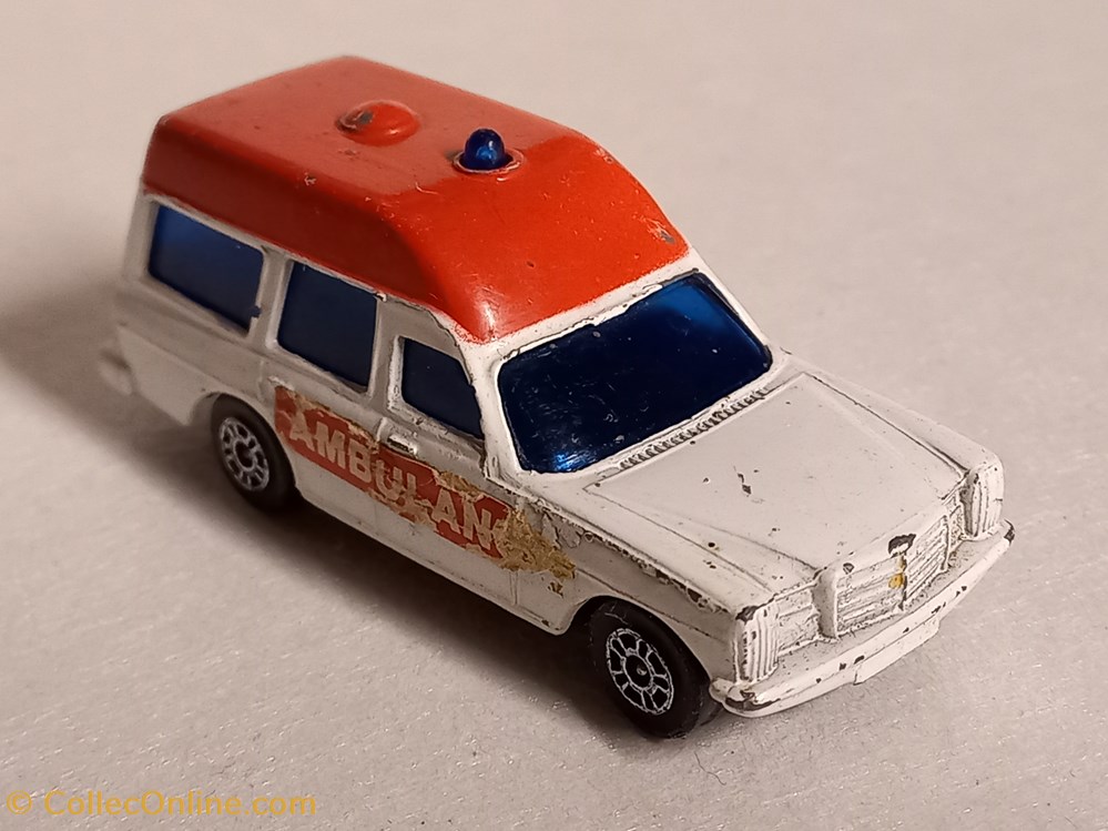 modeles reduits voitures mercedes binz ambulance