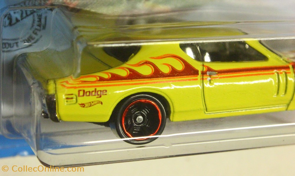 HW Flames - 06/10 - '71 Dodge Challenger modele reduit voiture hw flames 06 10 71 dodge challenger