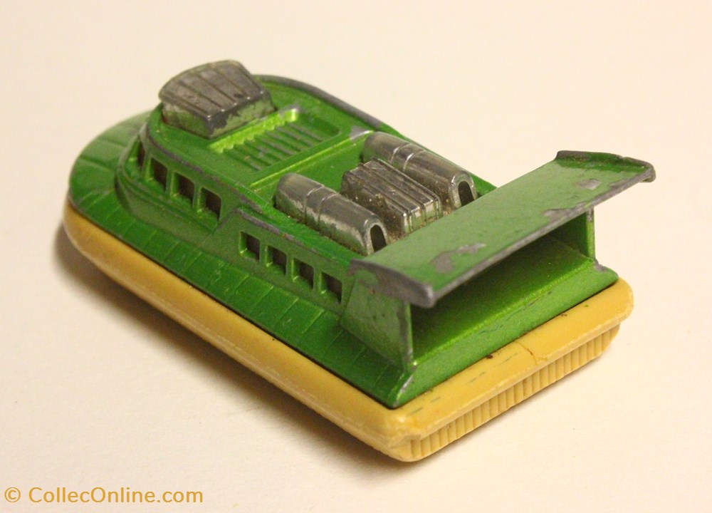 modeles reduits voitures hovercraft