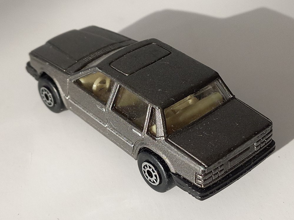 Volvo 760 GLE modeles reduits voitures volvo 760 gle