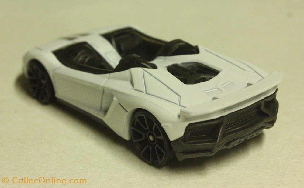 modeles reduits voitures lamborghini aventador j