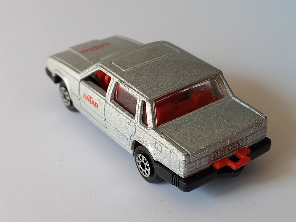 Volvo 760 GLE modeles reduits voitures volvo 760 gle