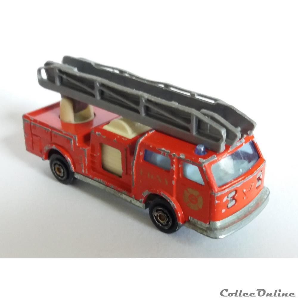 Pompier modele reduit voiture pompier