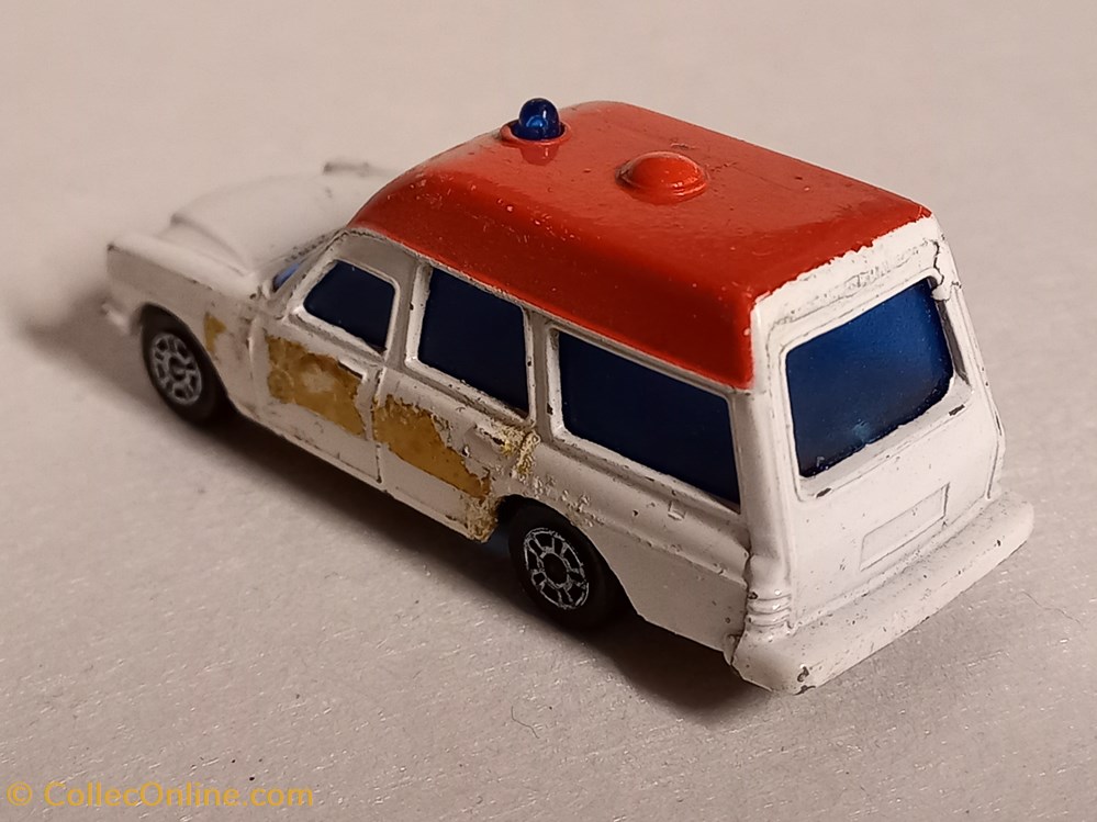 modeles reduits voitures mercedes binz ambulance