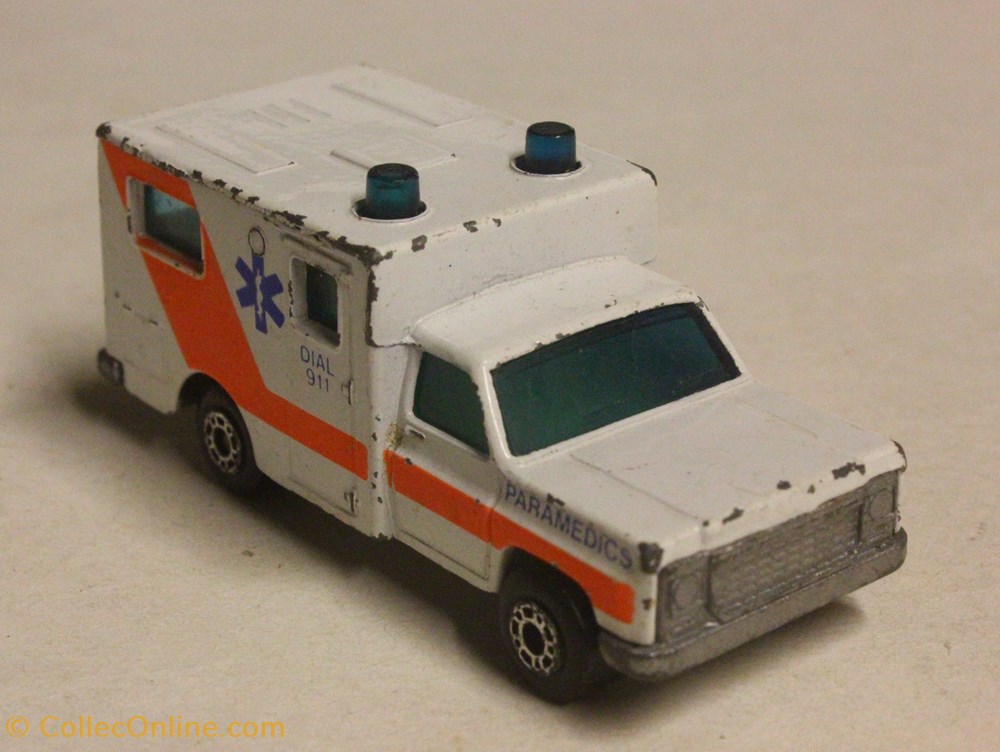 modeles reduits voitures ambulance