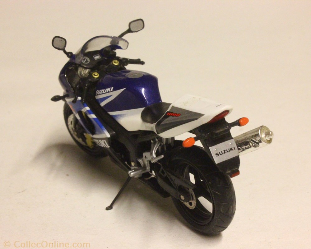Suzuki GSX R 1000 2 modele reduit moto suzuki gsx r 1000