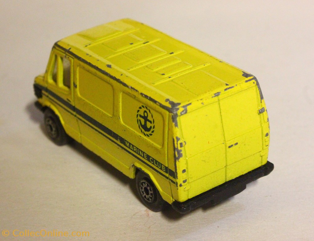 Mercedes Van 2 modeles reduits voitures mercedes van