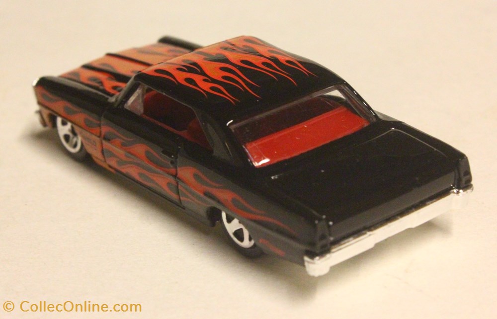 HW Flames - 07/10 - '66 Chevy Nova 2 modele reduit voiture chevrolet hw flames 07 10 66 chevy nova