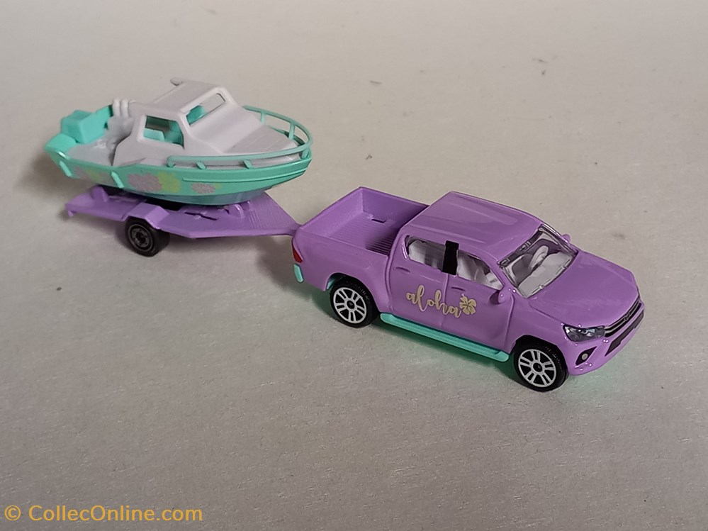 Toyota Hilux + bateau modeles reduits voitures toyota hilux bateau
