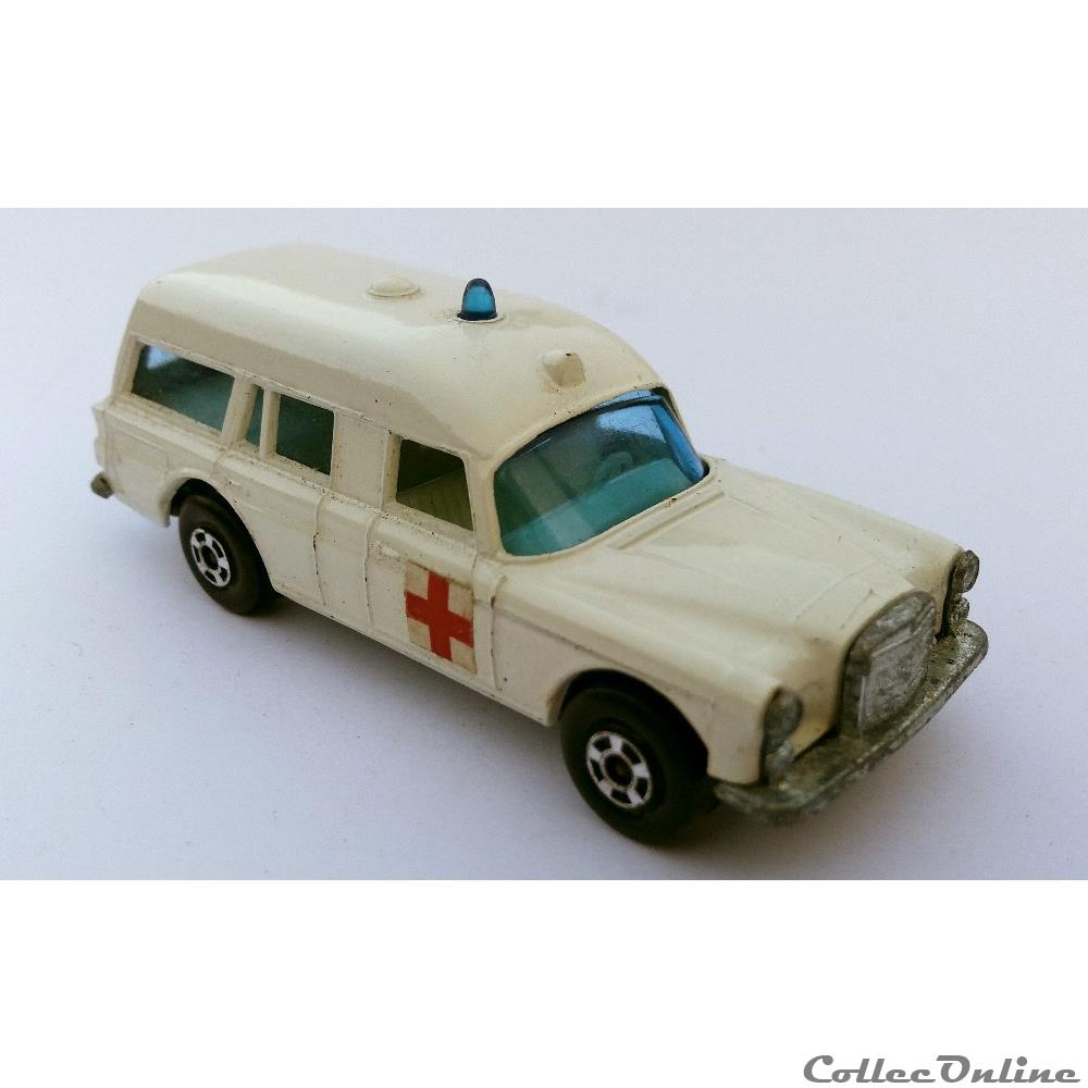 modele reduit voiture mercedes benz binz ambulance