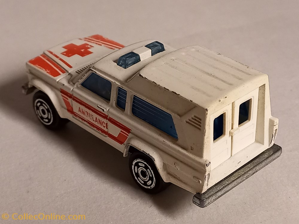 modeles reduits voitures ambulance