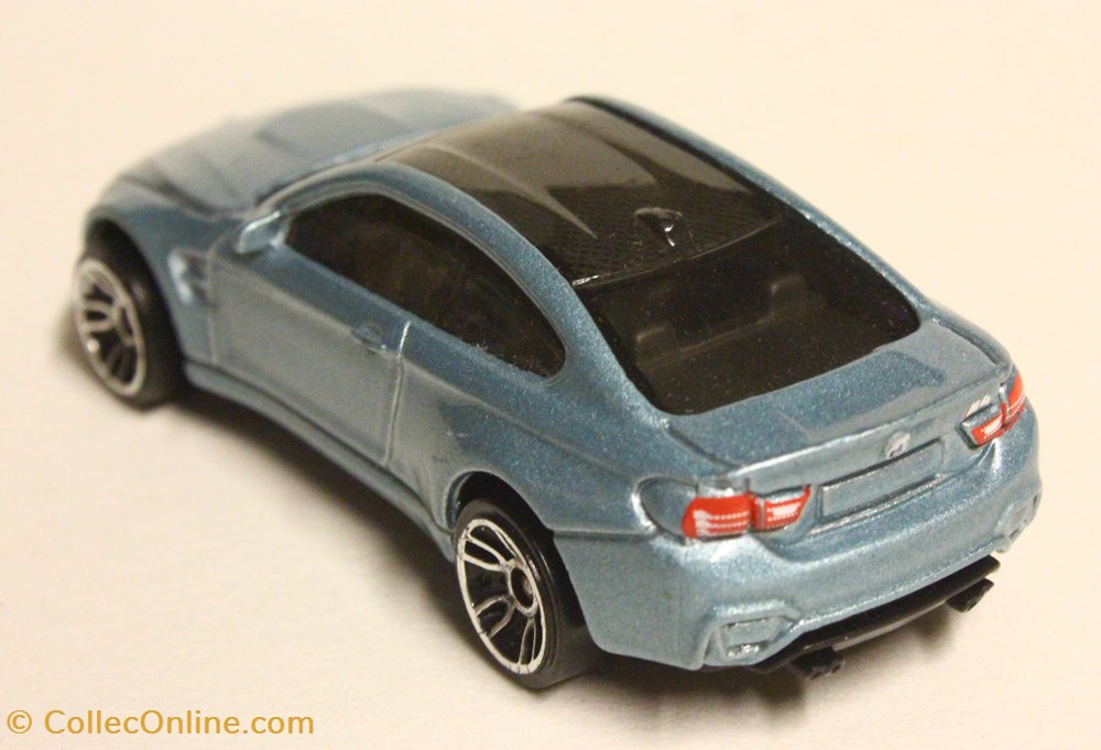 BMW M4 2 modeles reduits voitures bmw m4