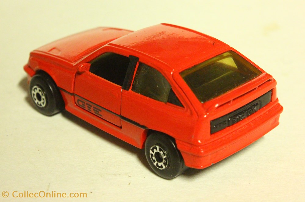 Vauxhall Astra GTE 2 modeles reduits voitures vauxhall astra gte