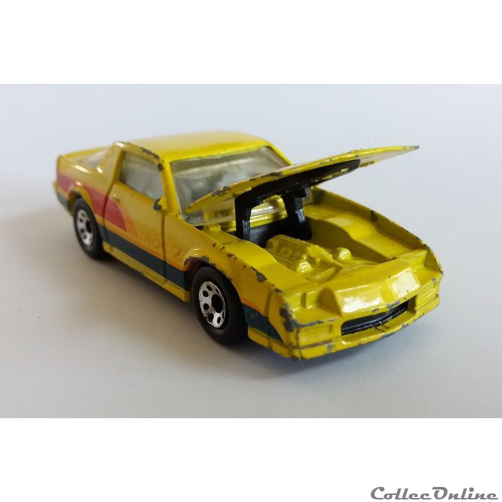Chevrolet Camaro IROC-Z 28 - 1985 2 modele reduit voiture chevrolet camaro iroc z 28 1985