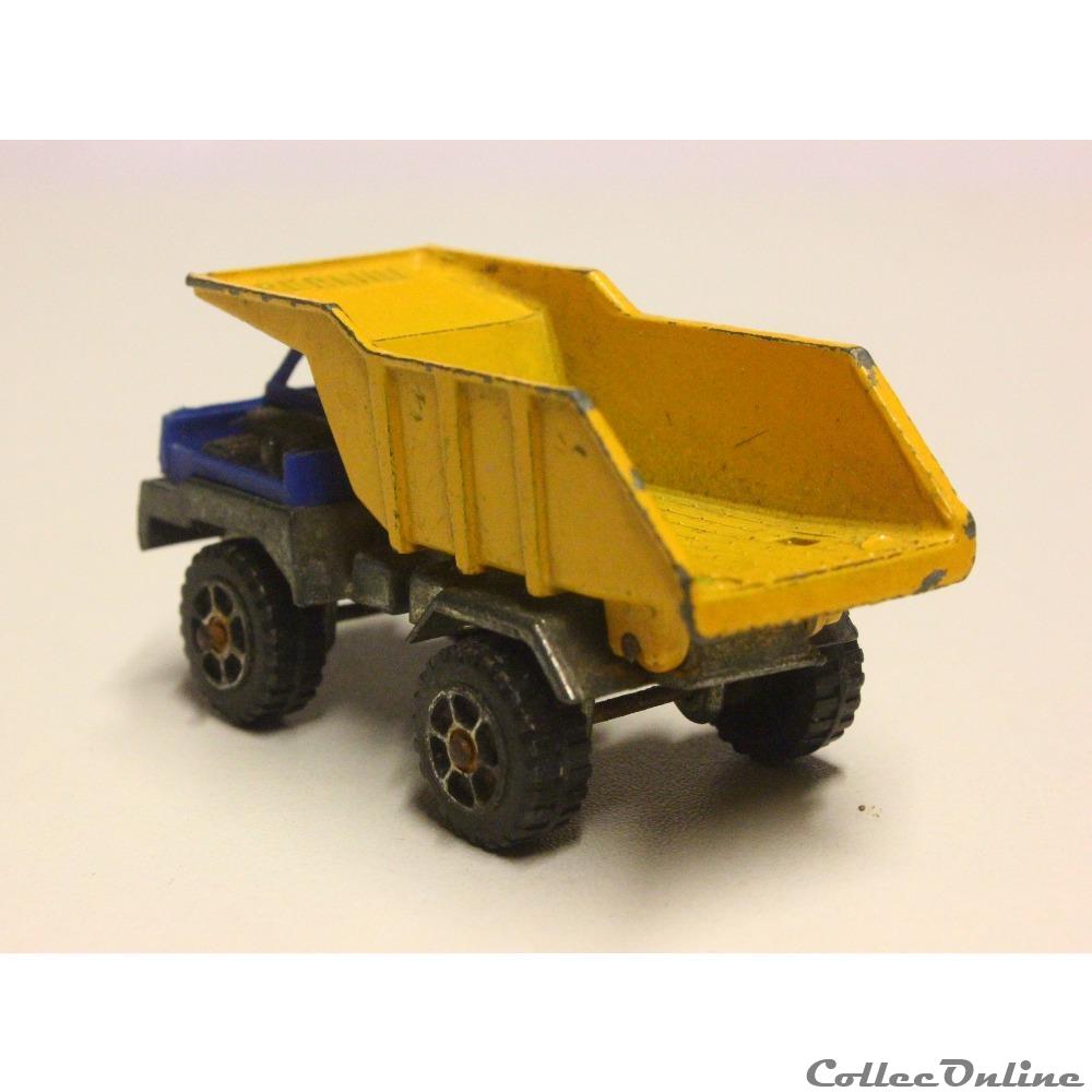 Perlini J23 2 modele reduit voiture perlini j23