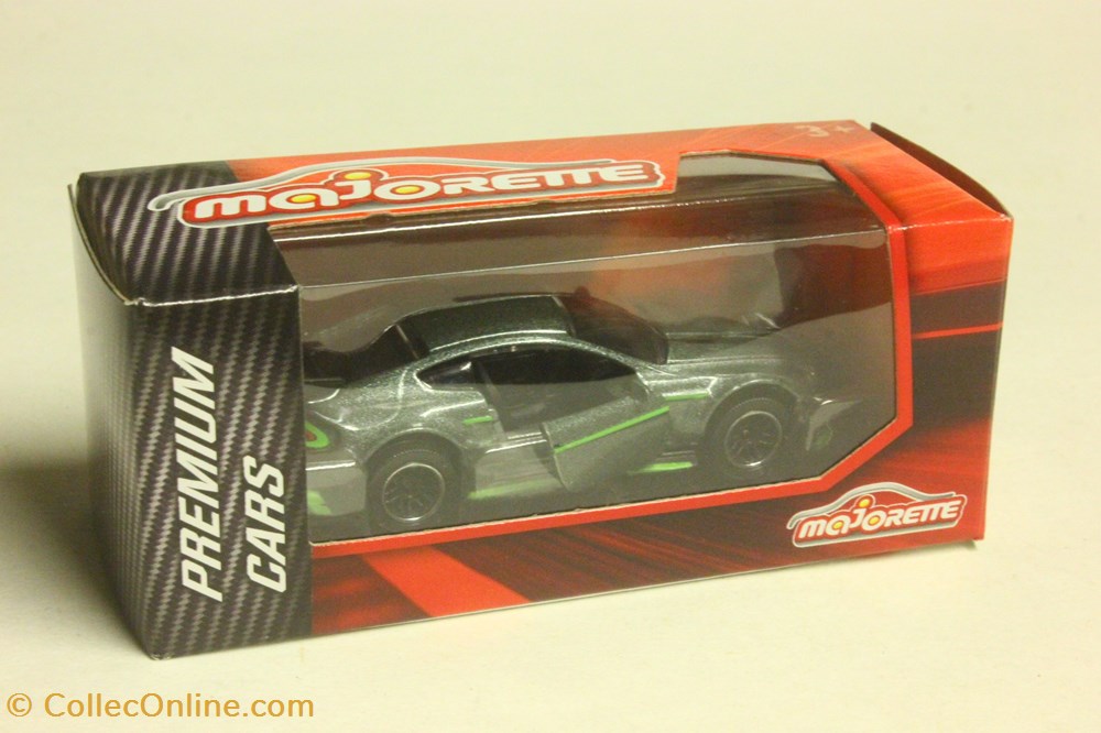 Aston Martin Vantage GT8 modele reduit voiture aston martin vantage gt8