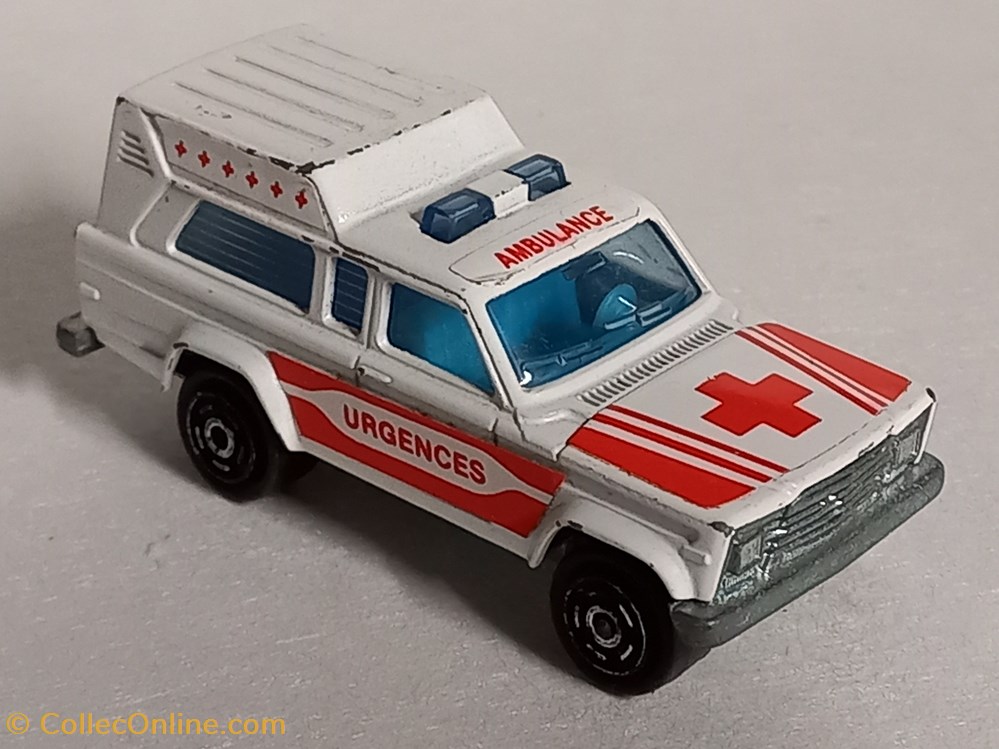 modeles reduits voitures ambulance