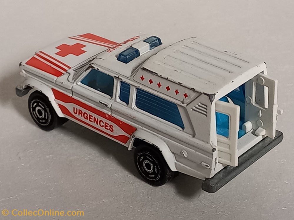 modeles reduits voitures ambulance