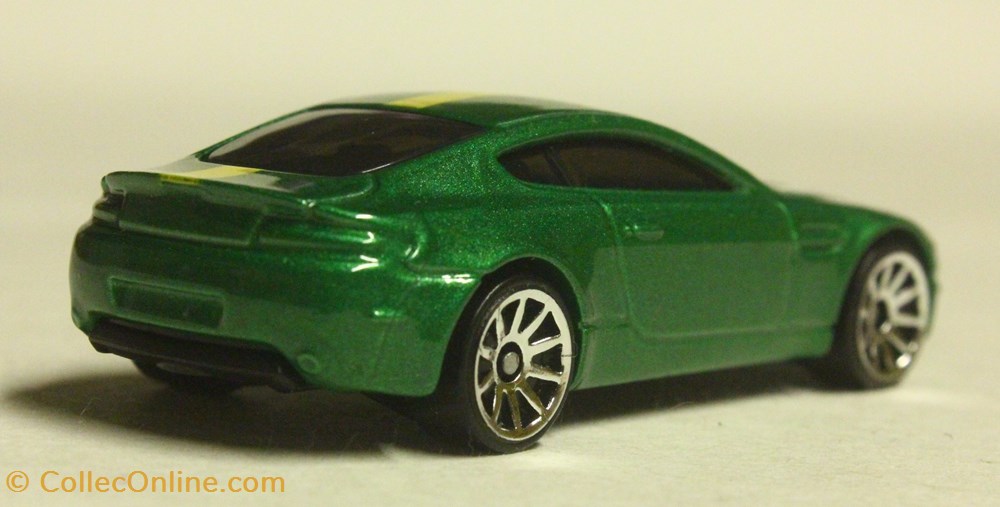Aston Martin V8 Vantage 5 modeles reduits voitures aston martin v8 vantage