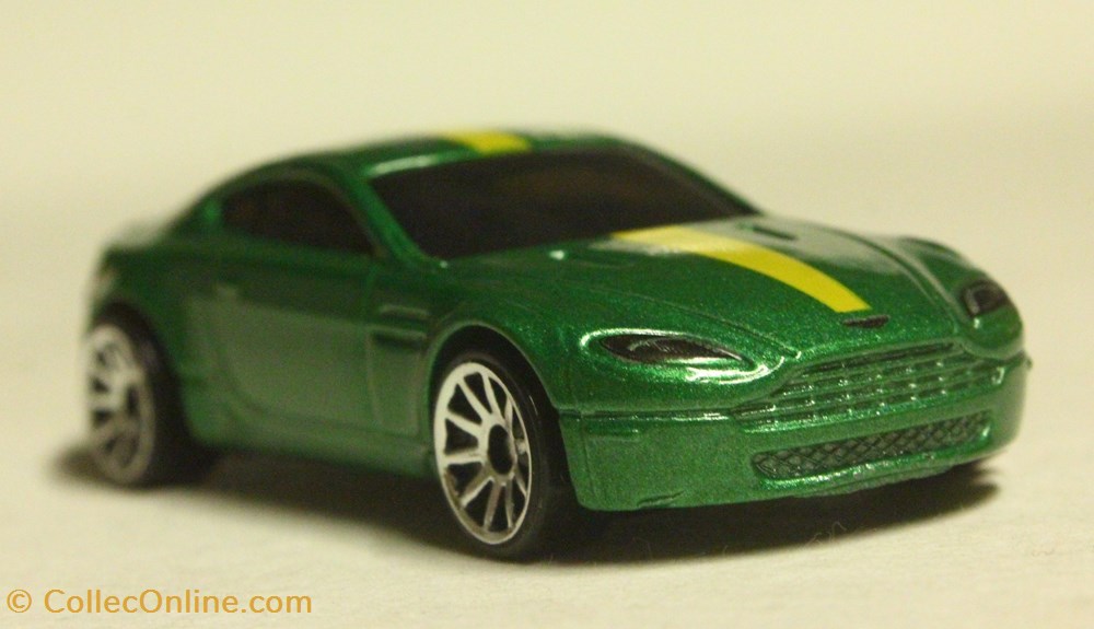 Aston Martin V8 Vantage 4 modeles reduits voitures aston martin v8 vantage