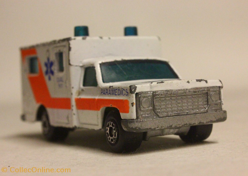 modeles reduits voitures ambulance