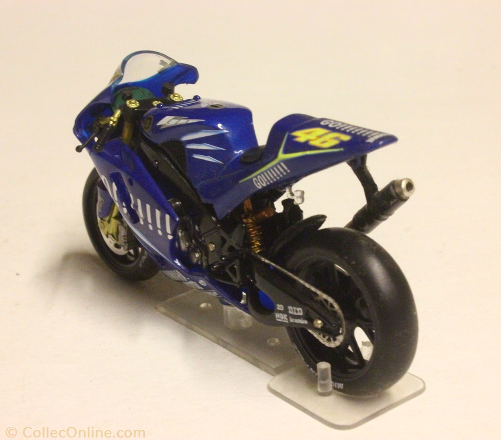 Yamaha YZR M1 2 modele reduit moto yamaha yzr m1