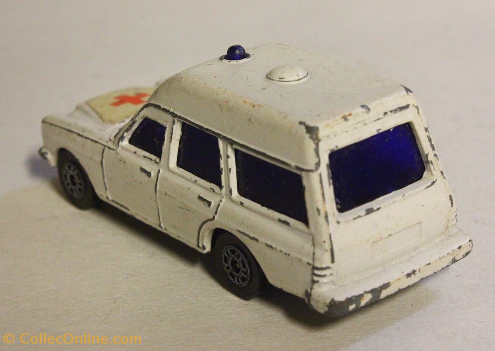 modeles reduits voitures mercedes binz ambulance