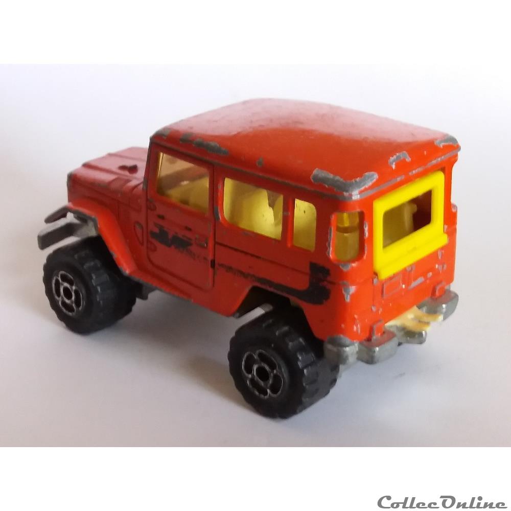 Toyota Land Cruiser 4x4 J40 modele reduit voiture toyota land cruiser 4x4 j40