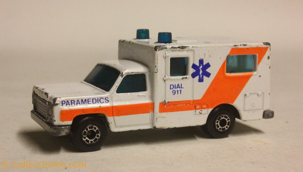 modeles reduits voitures ambulance