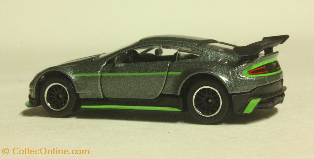 Aston Martin Vantage GT8 4 modele reduit voiture aston martin vantage gt8