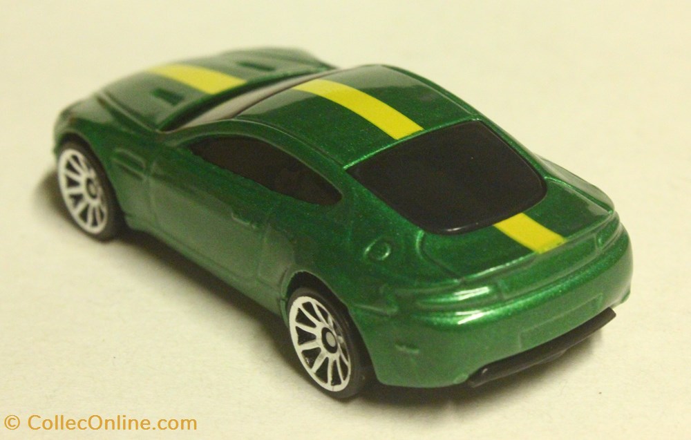 Aston Martin V8 Vantage 2 modeles reduits voitures aston martin v8 vantage