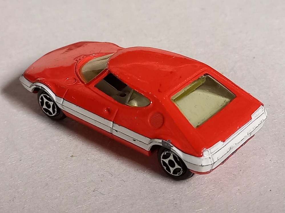 Bertone Trapeze modeles reduits voitures bertone trapeze