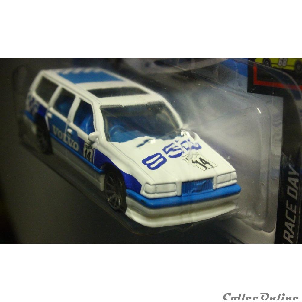 modele reduit voiture hw race day 02 10 volvo 850 estate