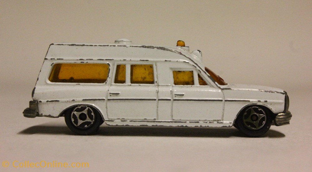 Mercedes Ambulance 4 modeles reduits voitures mercedes ambulance