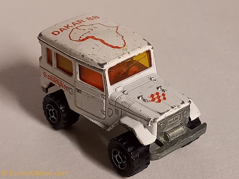 Toyota Land Cruiser 4x4 J40 modeles reduits voitures toyota land cruiser 4x4 j40