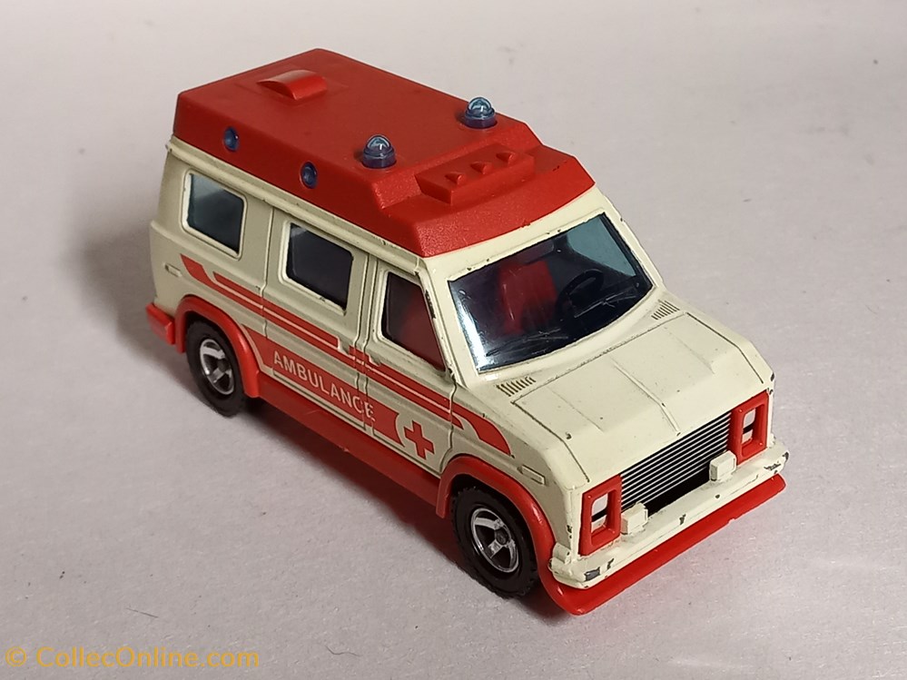 modeles reduits voitures ambulance