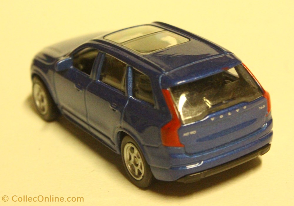 Volvo XC90 2 modeles reduits voitures volvo xc90
