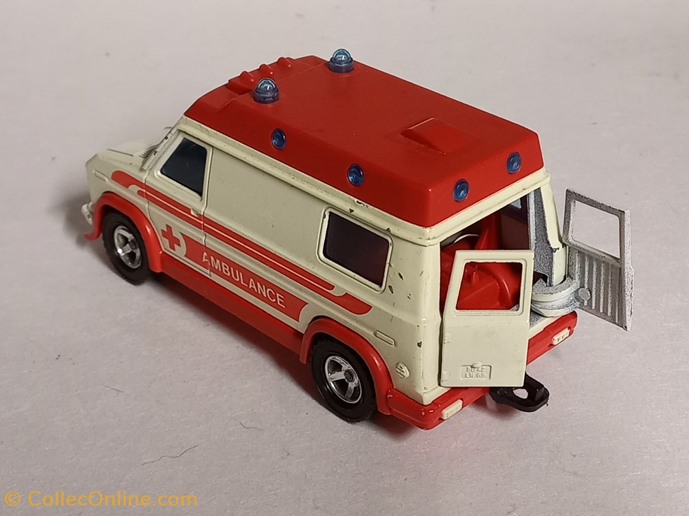 modeles reduits voitures ambulance