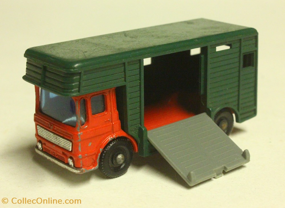 Horse Box 3 modeles reduits voitures horse box