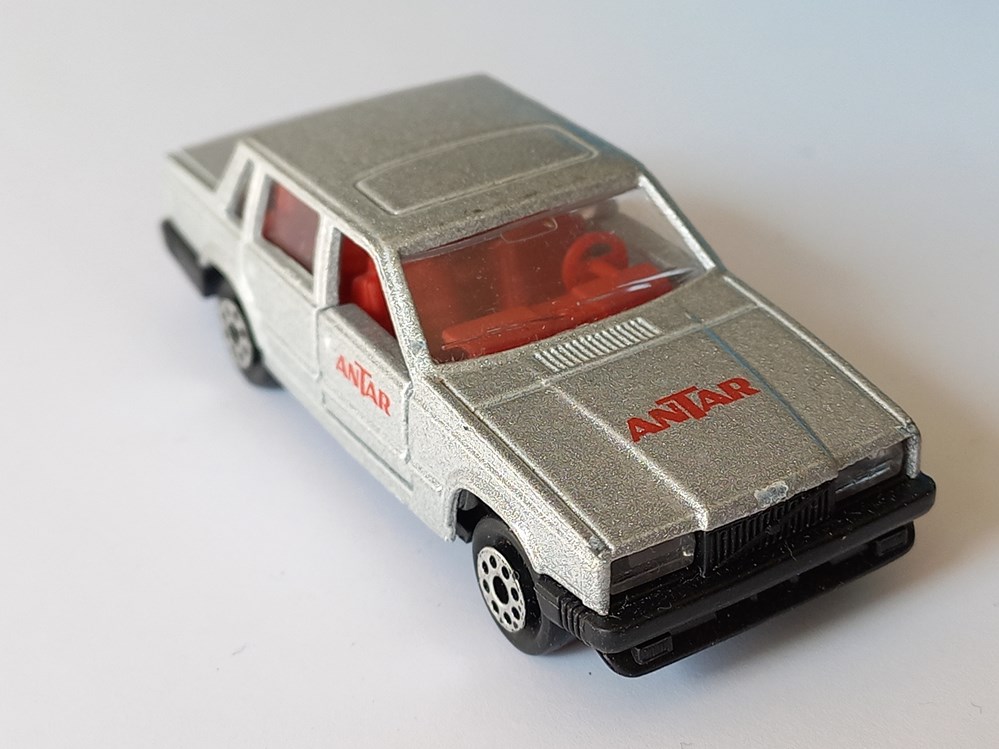 Volvo 760 GLE modeles reduits voitures volvo 760 gle