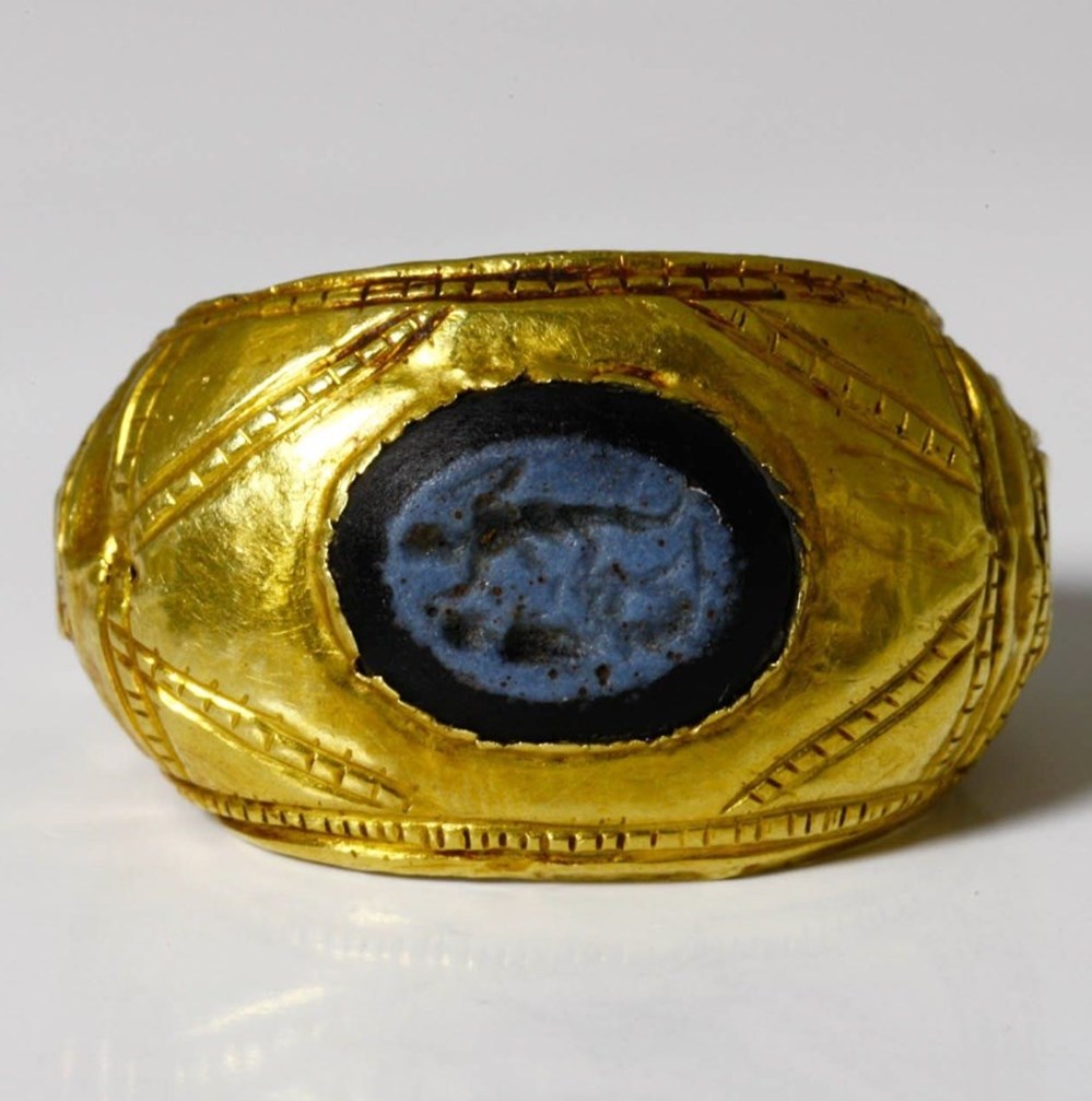 Bague Romaine d'Or et de Saphir bague romaine or et de saphir